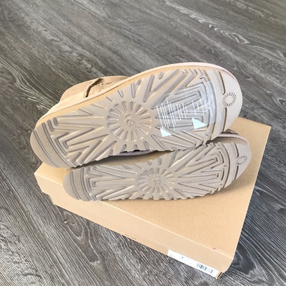 Ugg classic mini snow leopard boot - Picture 6 of 7